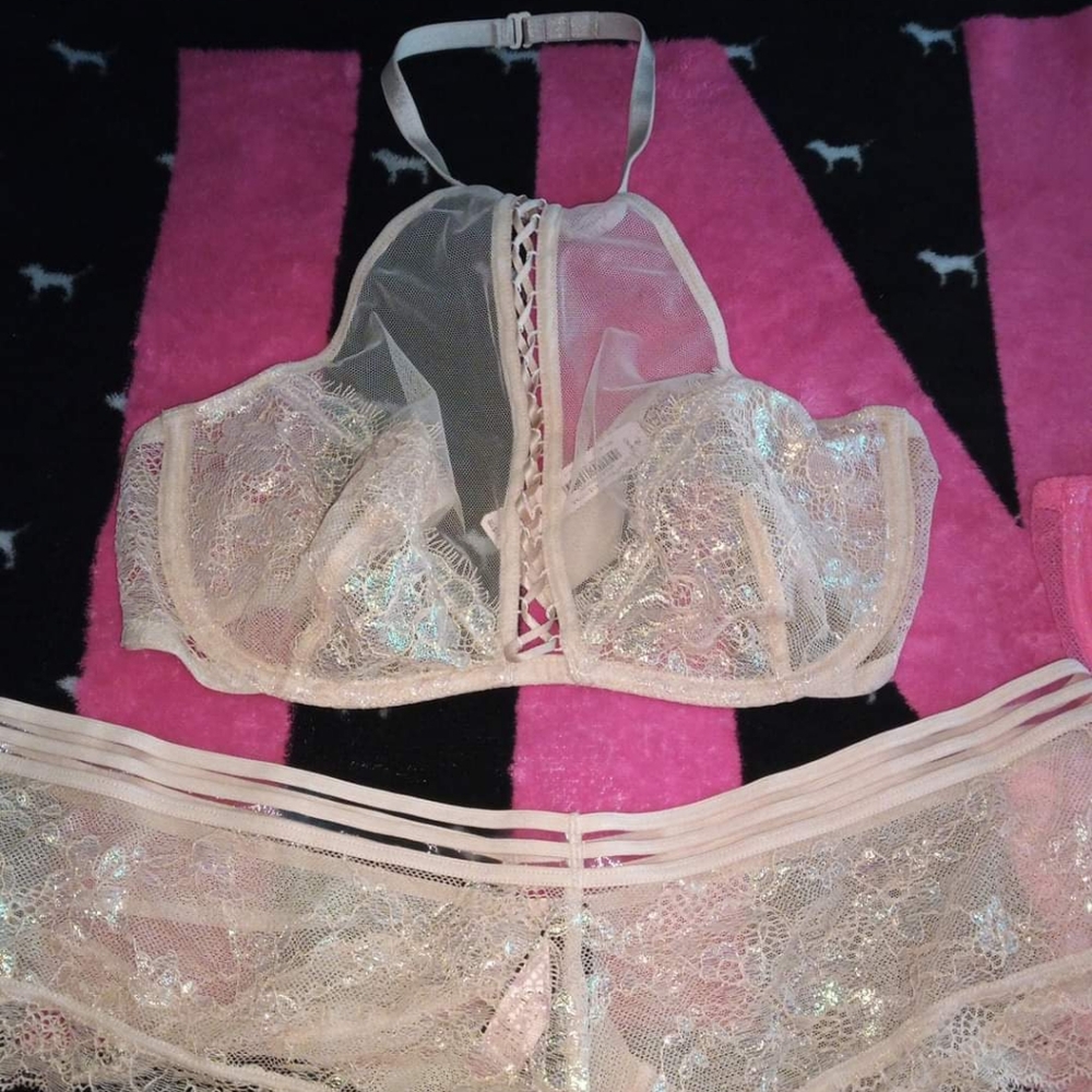 NWT IRIDESCENT UNLINED BRALETTE SIZE SMALL